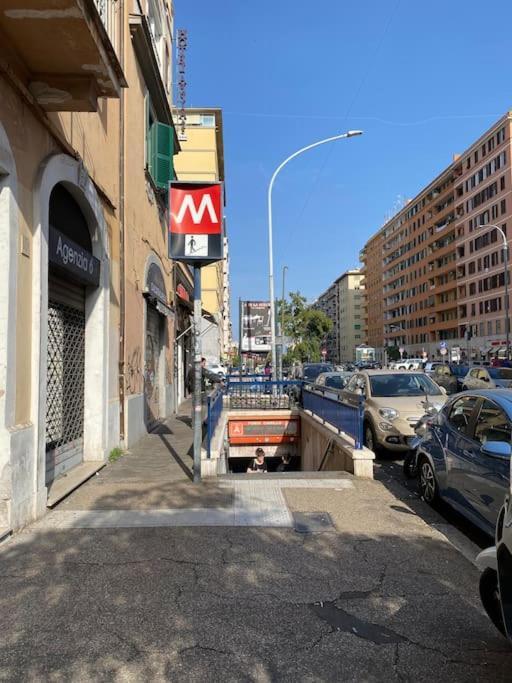 Luminoso Monolocale A 2 Passi Dalla Metro A Διαμέρισμα Ρώμη Εξωτερικό φωτογραφία