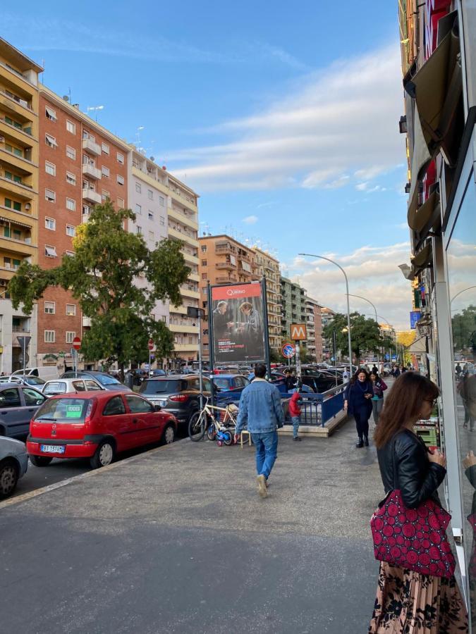 Luminoso Monolocale A 2 Passi Dalla Metro A Διαμέρισμα Ρώμη Εξωτερικό φωτογραφία